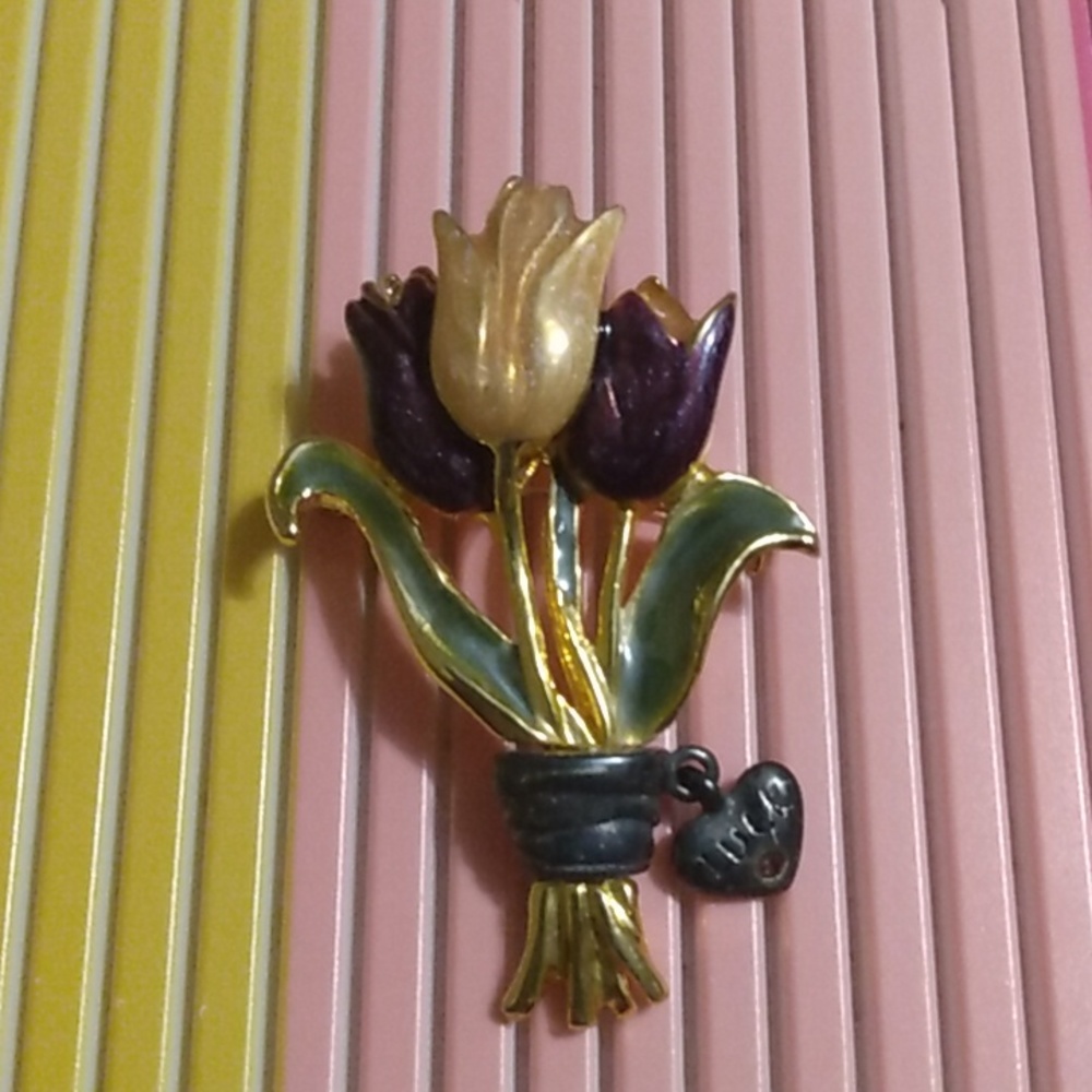 Vtg tulips pin brooch luck